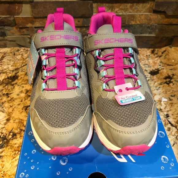 SKECHERS GIRL'S TREAD LITE SNEAKER - Picture 6 of 6